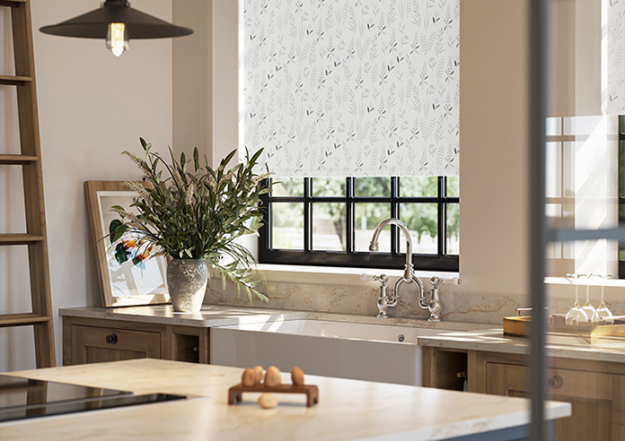 Woodland Phlox, Snow - Twist&Fit Roller Blind - Image 5